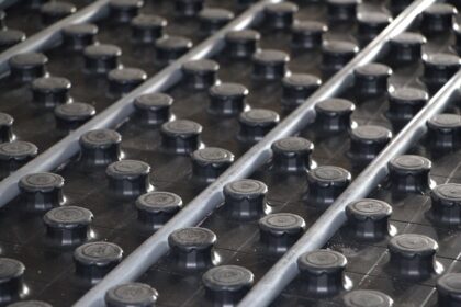 Installation de plancher chauffant avec tubes PER sur isolant polystyrène