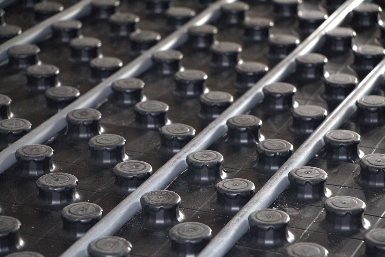 Installation de plancher chauffant avec tubes PER sur isolant